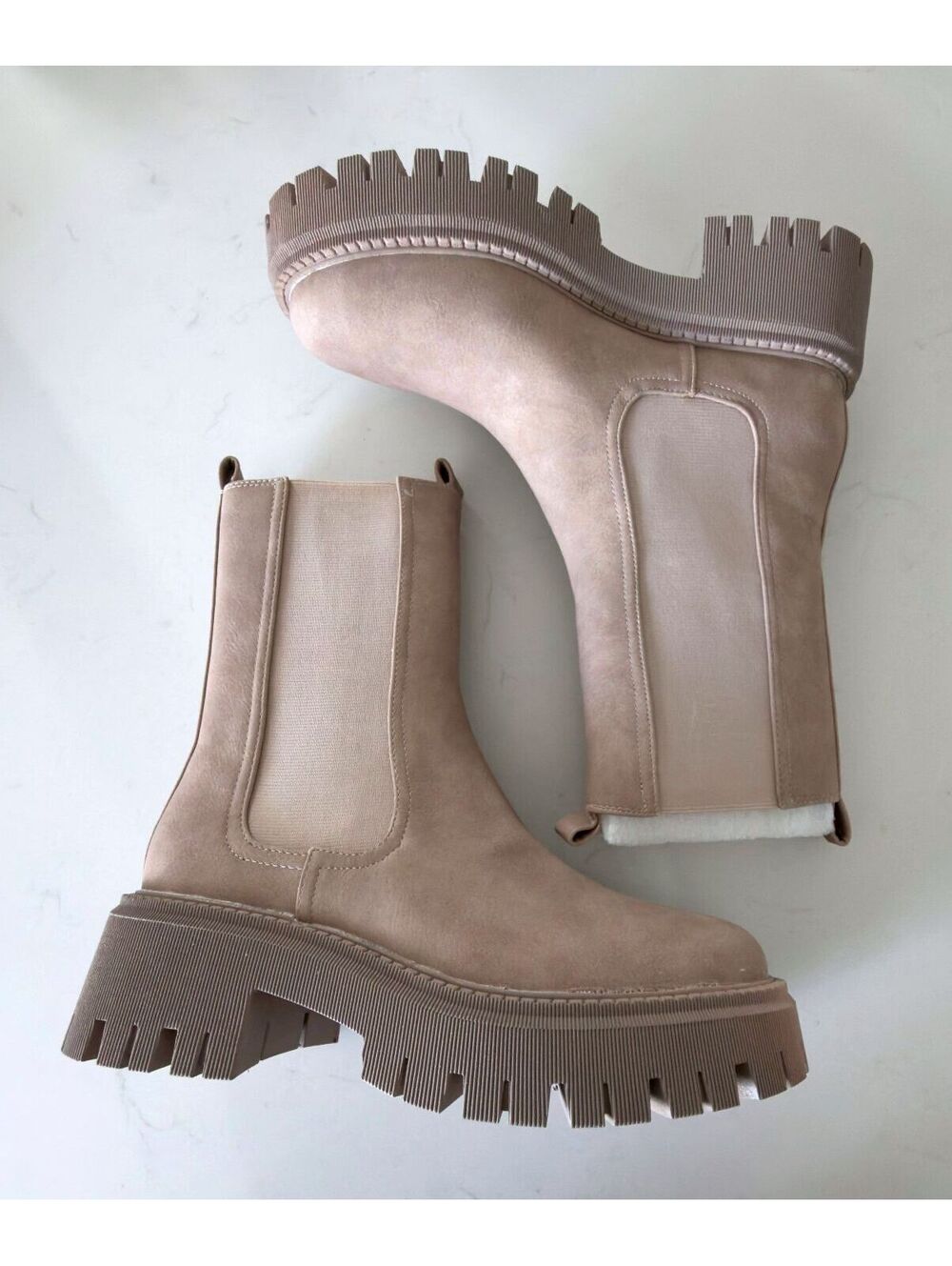 DV Dolce Vita Stone Garden Lug-Sole Pull-On Boots Women Size 8.5